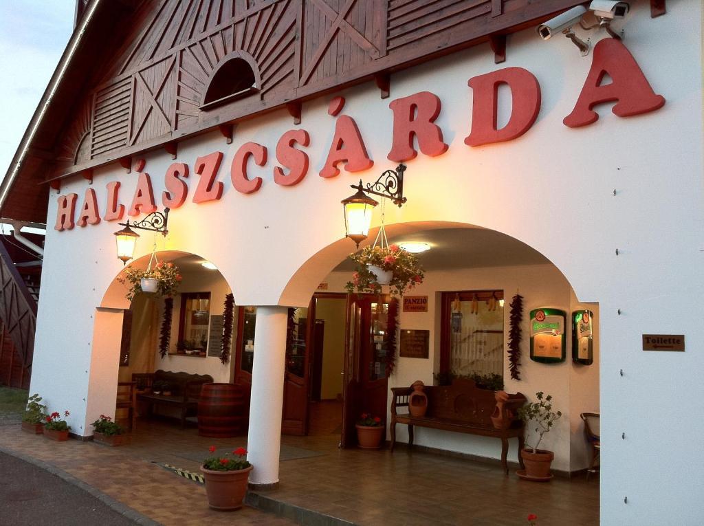 Fehertoi Halaszcsarda Es Szalloda Szatymaz Zewnętrze zdjęcie